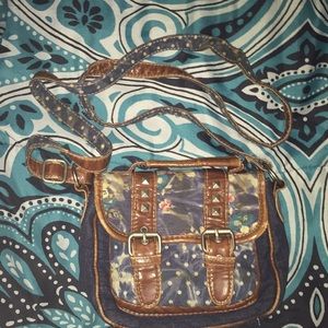 Crossbody purse